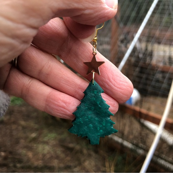 Handmade Christmas tree earrings - Picture 4 of 5